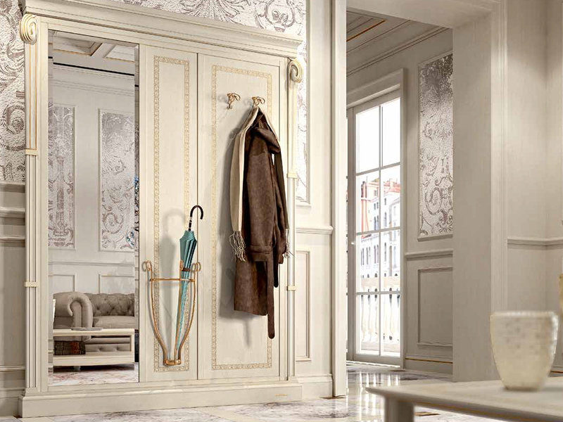 Шкафы в итальянском стиле на заказ в СПб от производителя мебели "Вавилон"