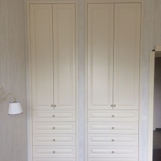 Встроенный шкаф с распашными дверьми из МДФ 2
