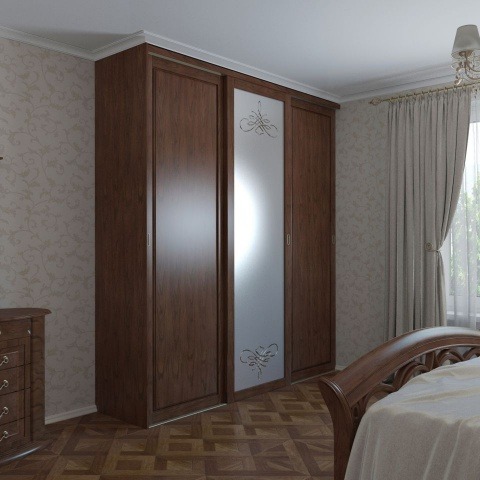 Встроенный шкаф-купе массив дуба с гравировкой на зеркале трехдверный в спальню в классическом стиле